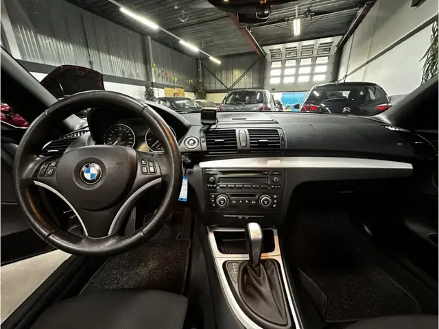 BMW 1 Series view 10