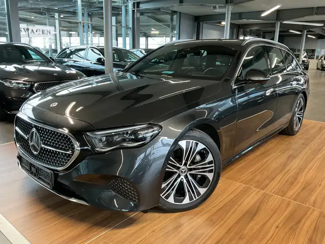 Mercedes-Benz E 450 E 450d 4Matic Avantgarde DISTRO/BURME/PANO/AHK/360