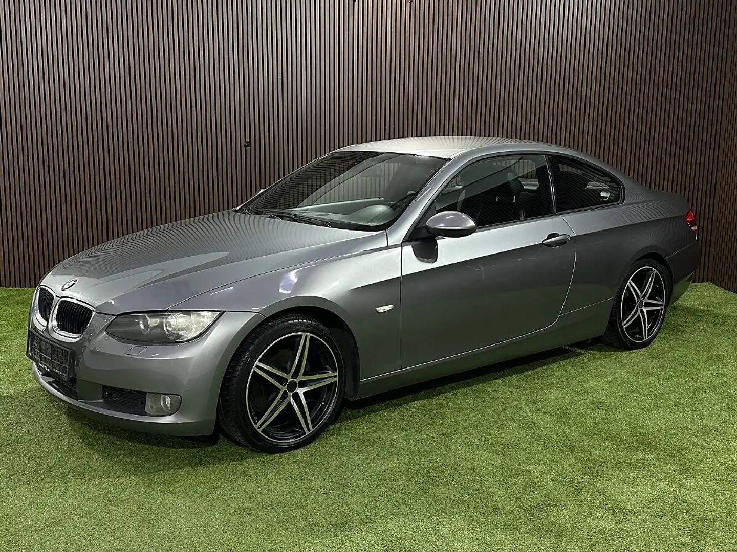 BMW 320 i Coupé *2.Besitz* *vollständig servicegepflegt* Grau - 2