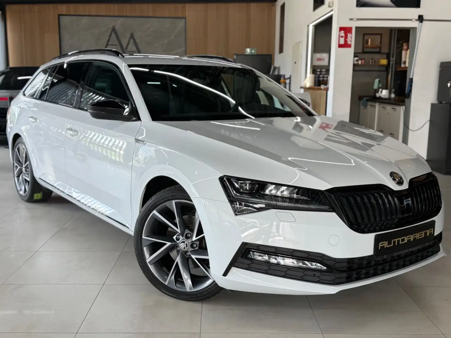 Skoda Superb 2.0 TDI Sportline*DSG*MATRIX-BEAM*PANO* Blanc - 1