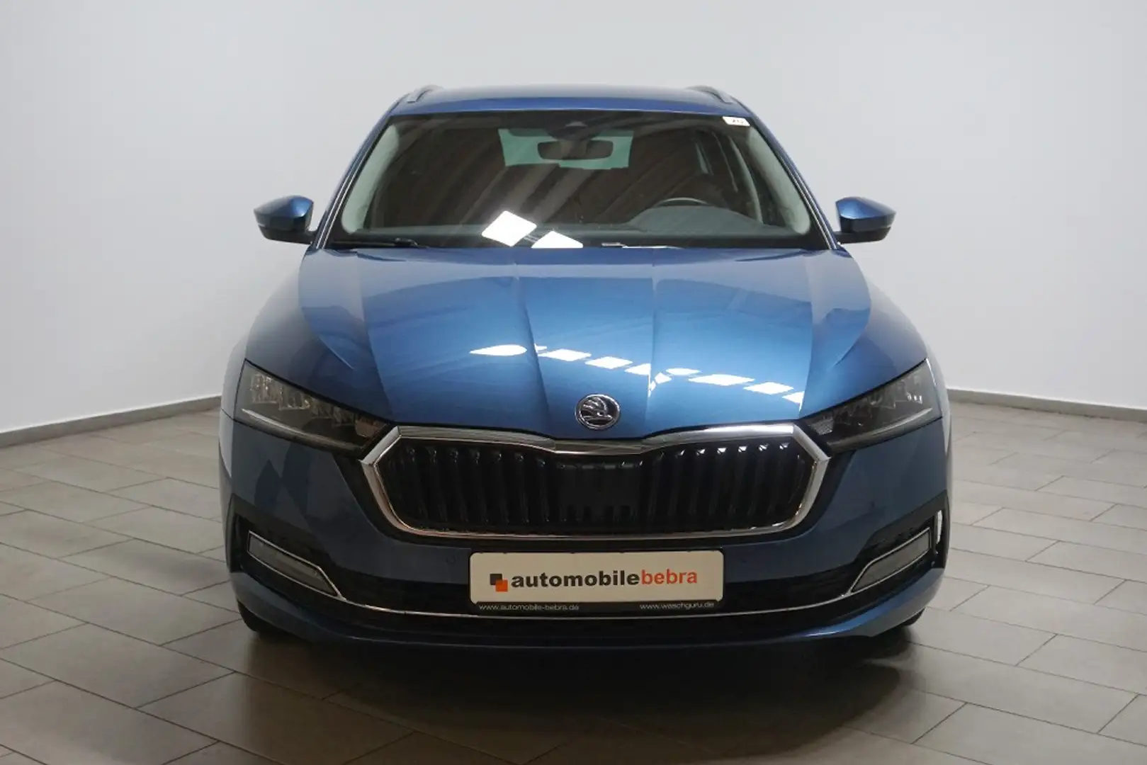 Skoda Octavia 2.0TDI DSG Style Virtual AHK LED Blau - 2