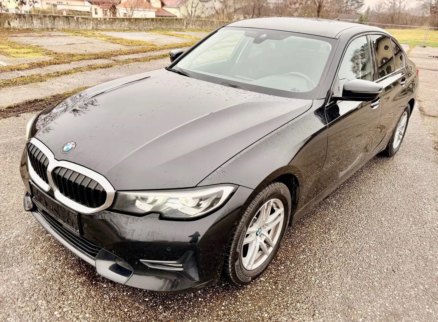 BMW 320 BMW 3er-Reihe 320d *Virtuell Cockpit*Harman Kardon Schwarz - 2
