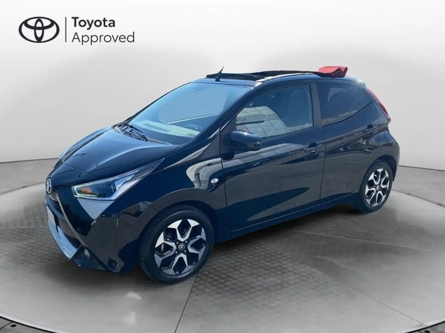 Toyota Aygo Connect 1.0 VVT-i 72 CV 5 porte x-wave Zwart - 1