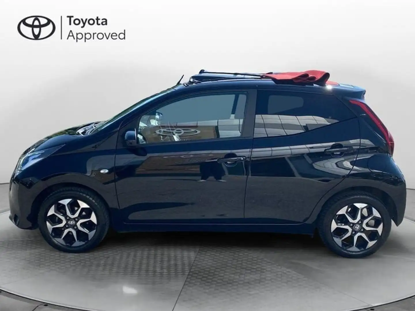 Toyota Aygo Connect 1.0 VVT-i 72 CV 5 porte x-wave Zwart - 2