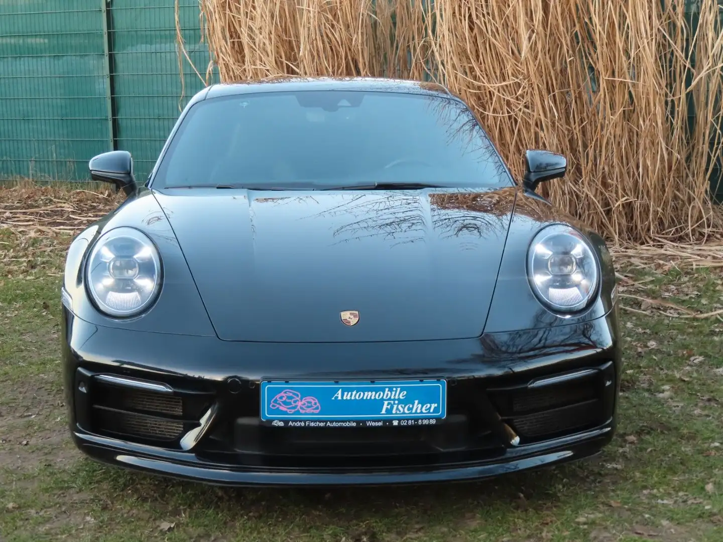 Porsche 911 /992 Carrera 4 S  "Schwarz- Bestzustand" Schwarz - 2
