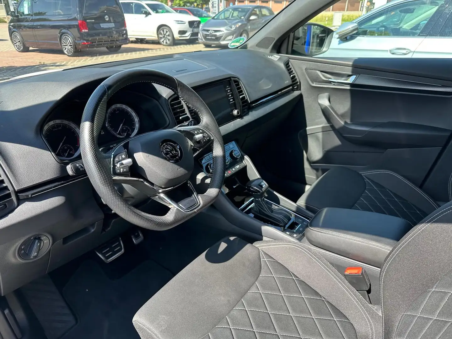Skoda Karoq 2.0TDI DSG Sportline 4x4 *AHK*Navi*LED*PDC+Kam. Wit - 2