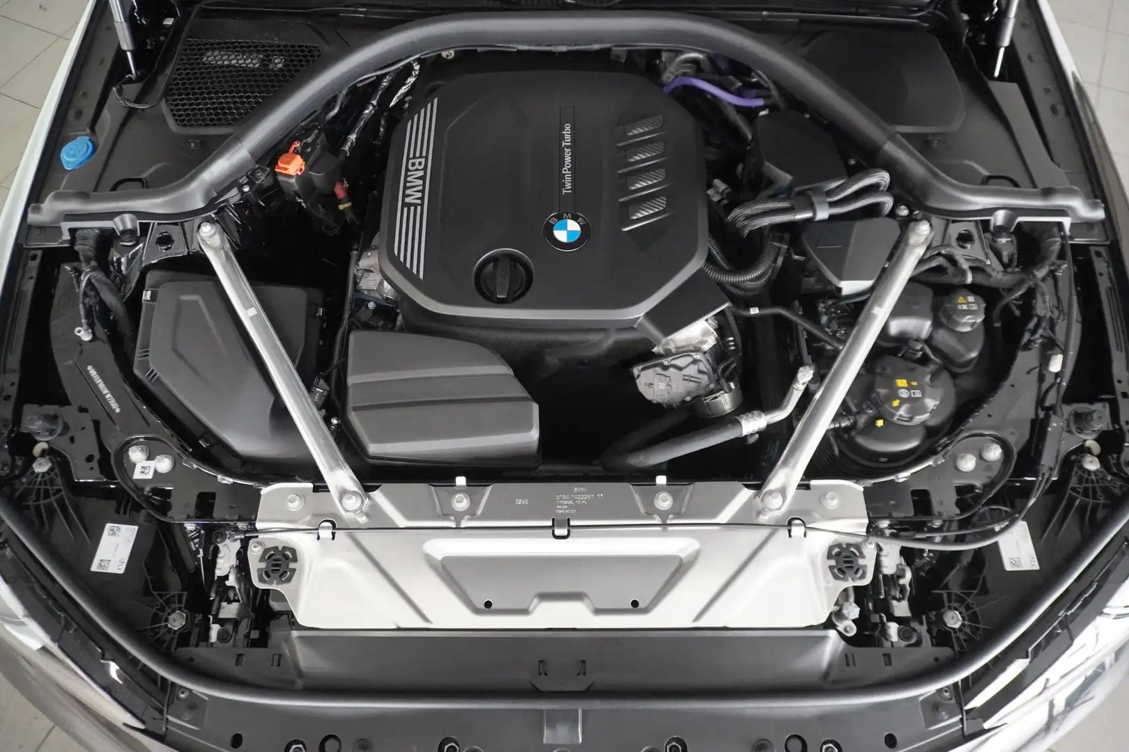 BMW 420 d xDrive Schwarz - 2