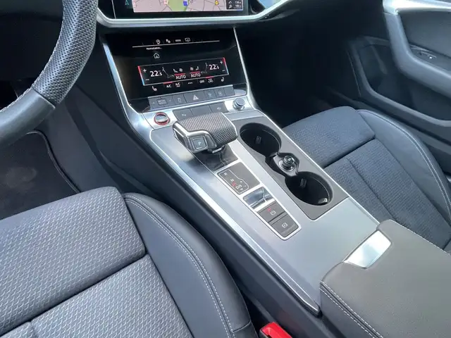 Audi S6 view 14