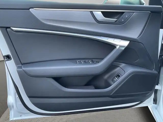 Audi S6 view 15