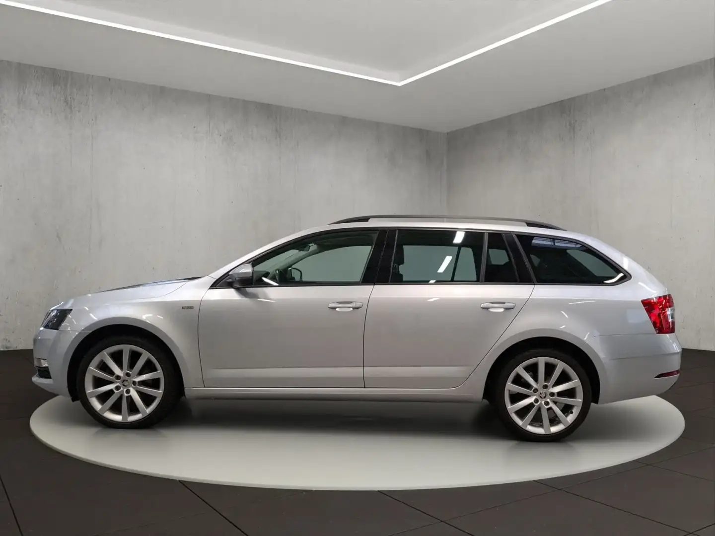 Skoda Octavia Combi Ambition Silber - 2