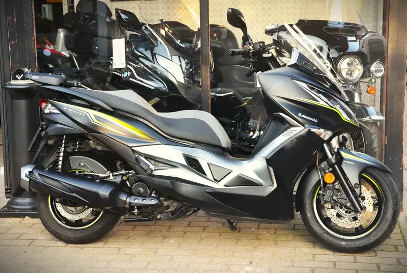 Kawasaki J300 - foto 2