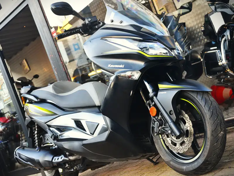 Kawasaki J300 - foto 5