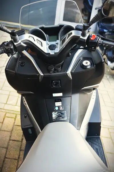 Kawasaki J300 - foto 7