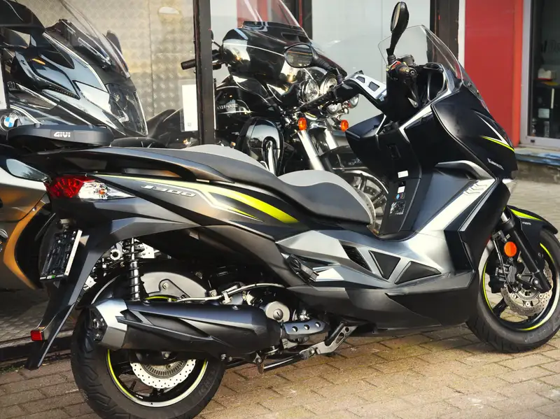 Kawasaki J300 - foto 3