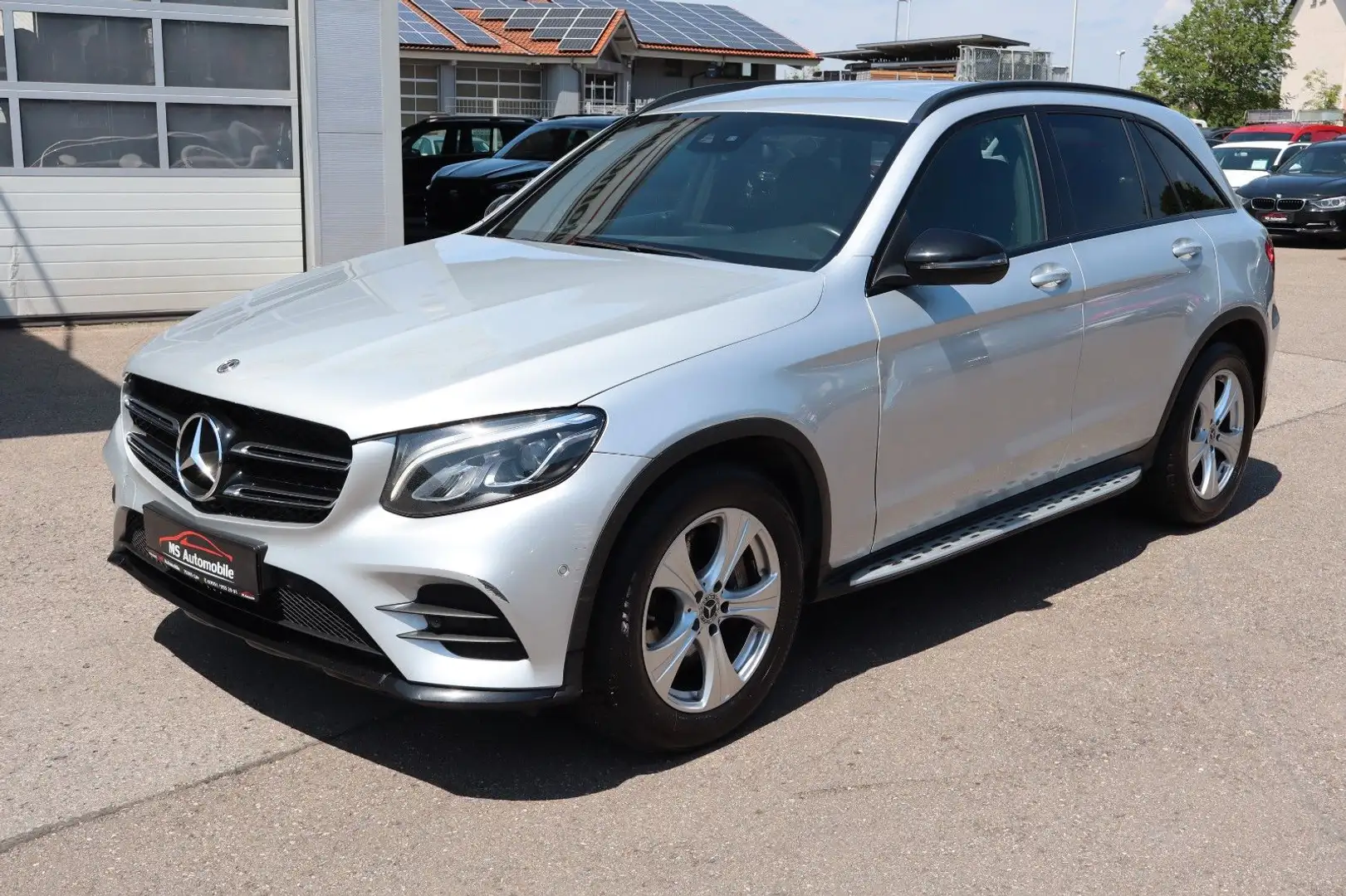 Mercedes-Benz GLC 220 d 4-Matic AMG Line Kamera_Navi_Ambiente Silber - 1