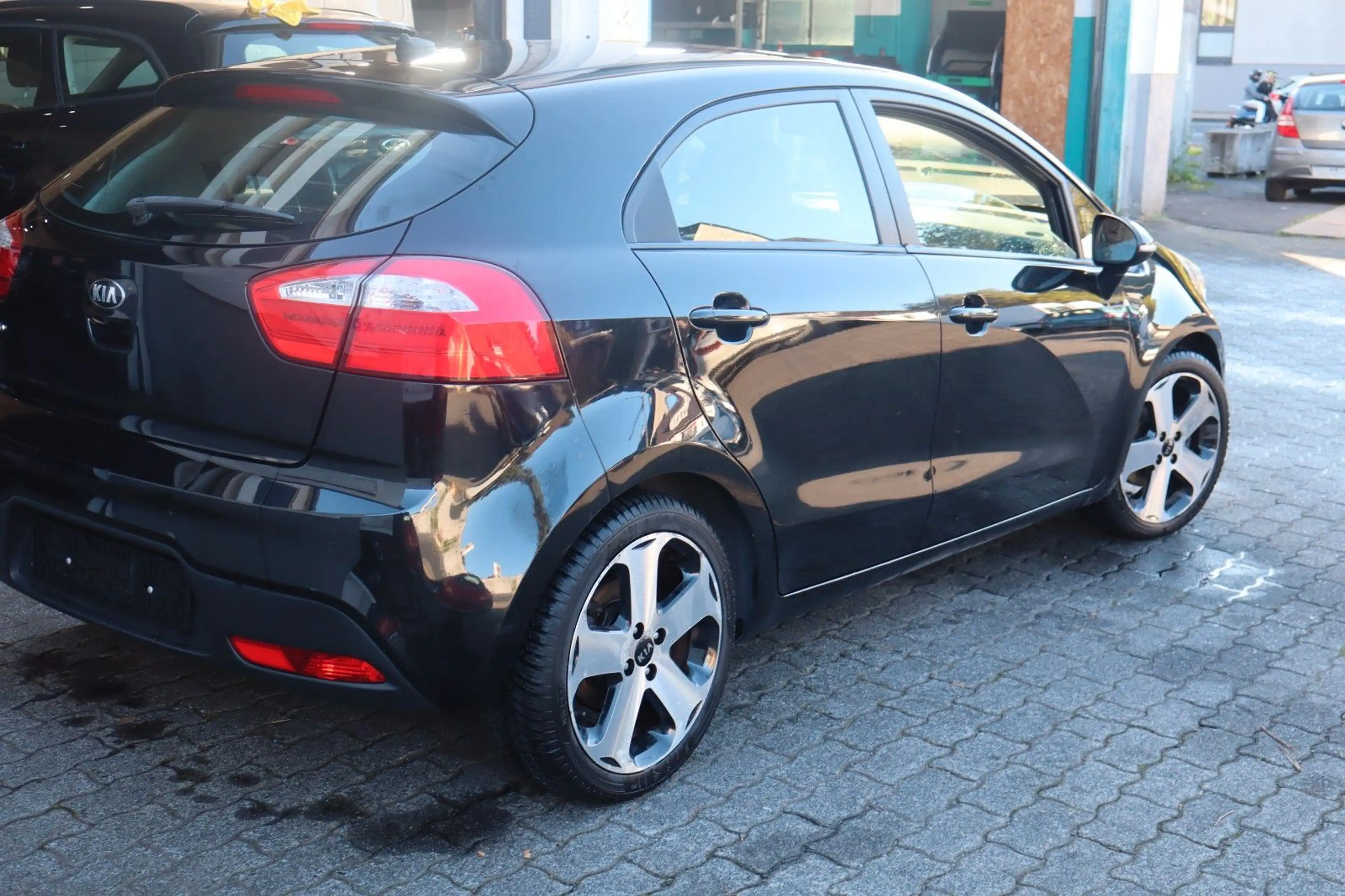 Kia Rio Platinum Edition Automatik — photo 4