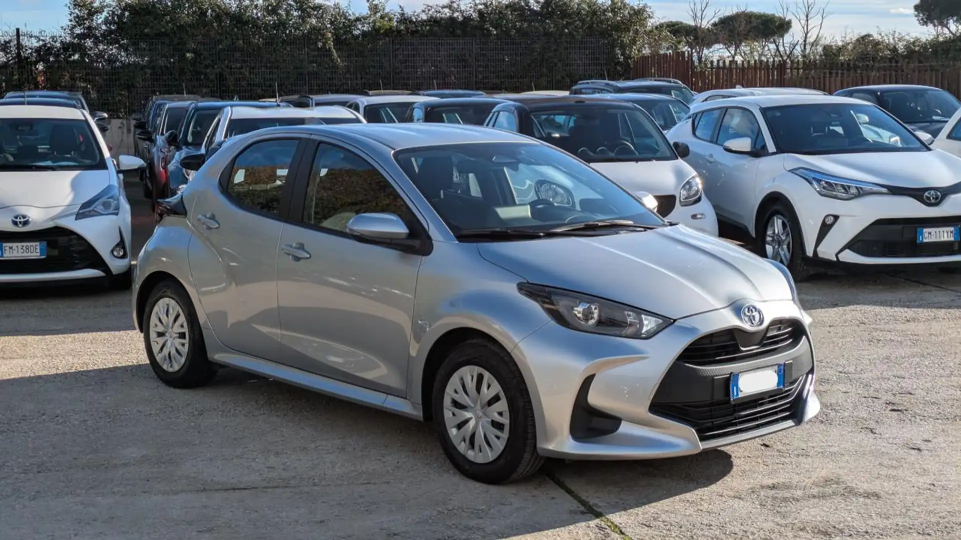 Toyota Yaris HYBRID 1.5h 92cv Noir - 2