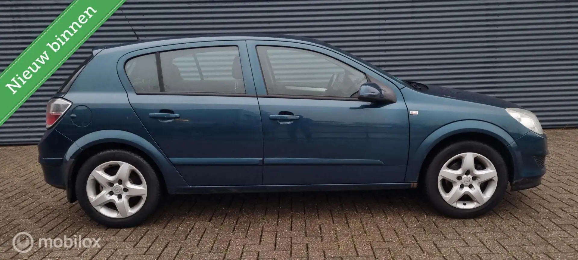 Opel Astra 1.6 Temptation Groen - 2