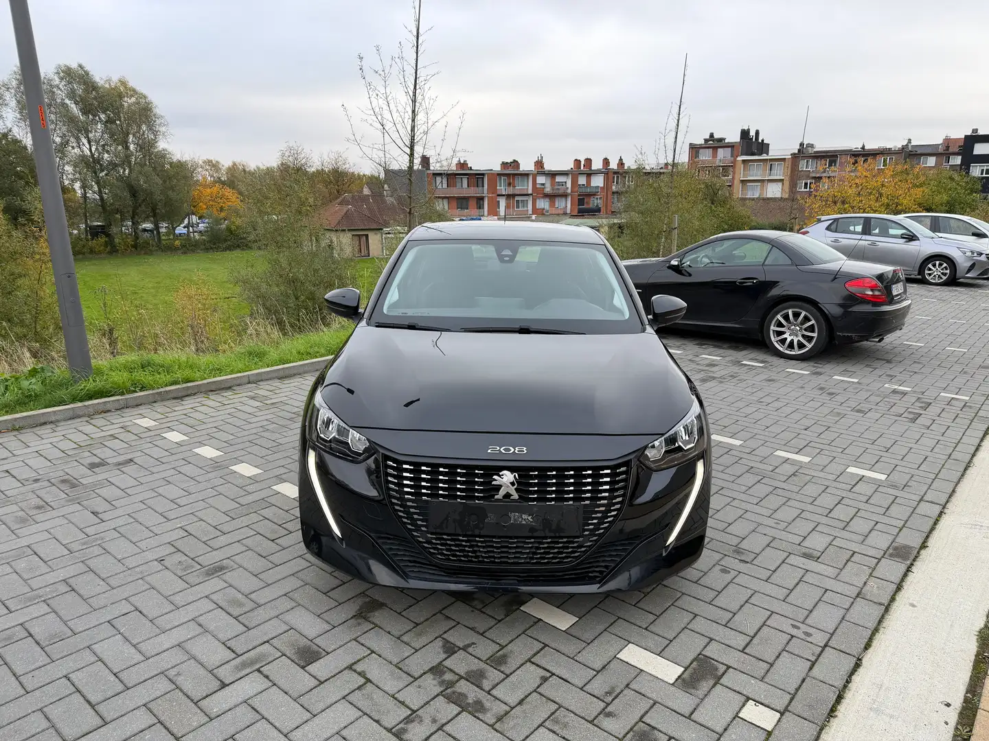 Peugeot 208 208 1.2i -GPS-AIRCO-JANTES + CARNET COMPLET ! Černá - 2