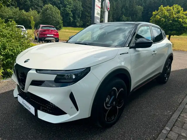 Alfa Romeo Junior Ibrida 1.2 VGT 48V-Hybrid 107 kW Speciale