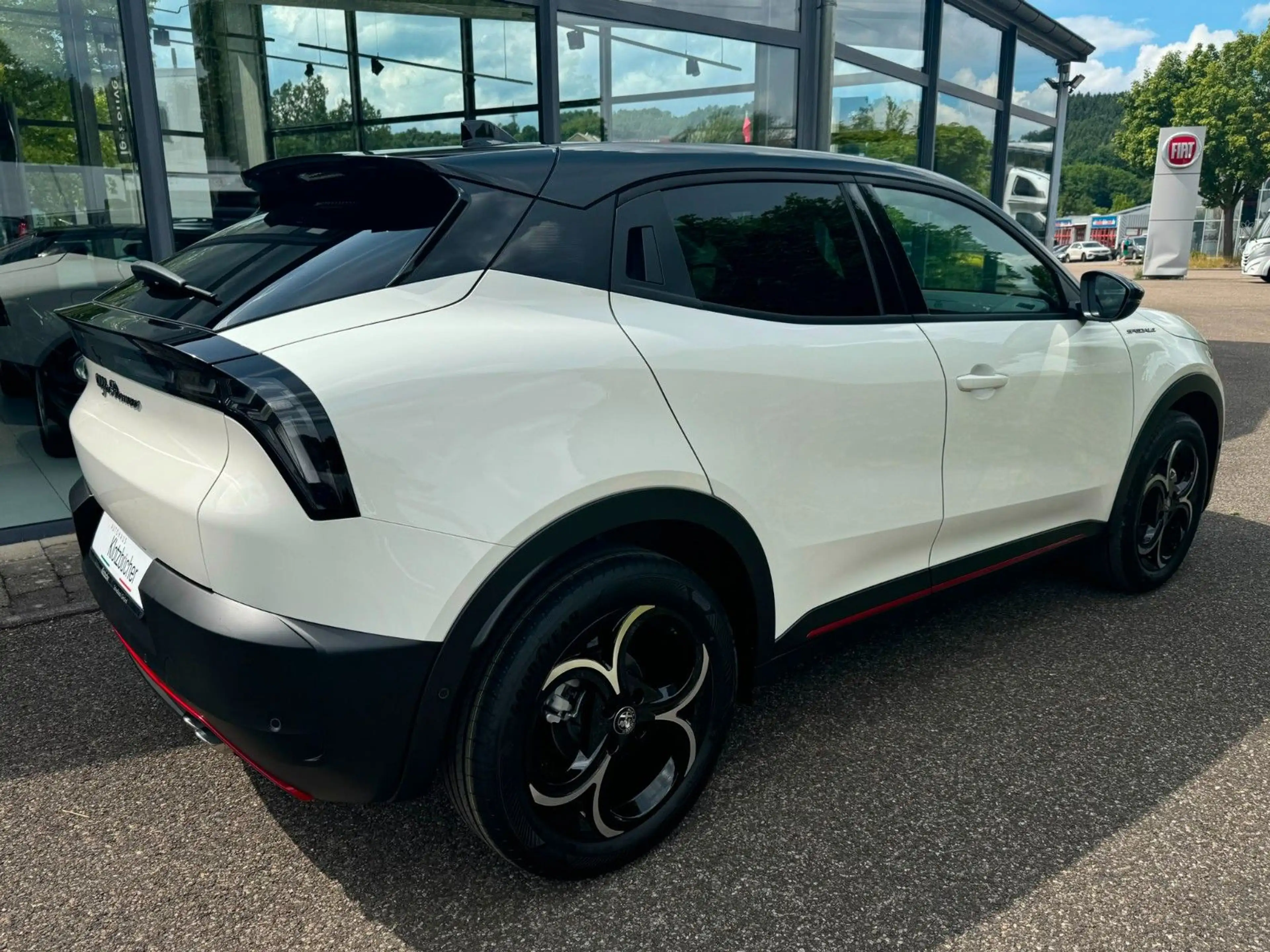 Alfa Romeo Junior Ibrida 1.2 VGT 48V-Hybrid 107 kW Speciale — photo 6