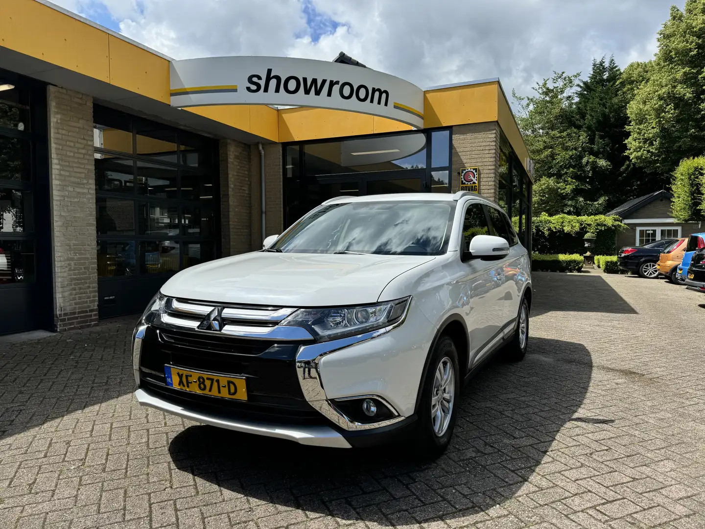 Mitsubishi Outlander 2.0 Business Edition Climate Control Blanco - 1