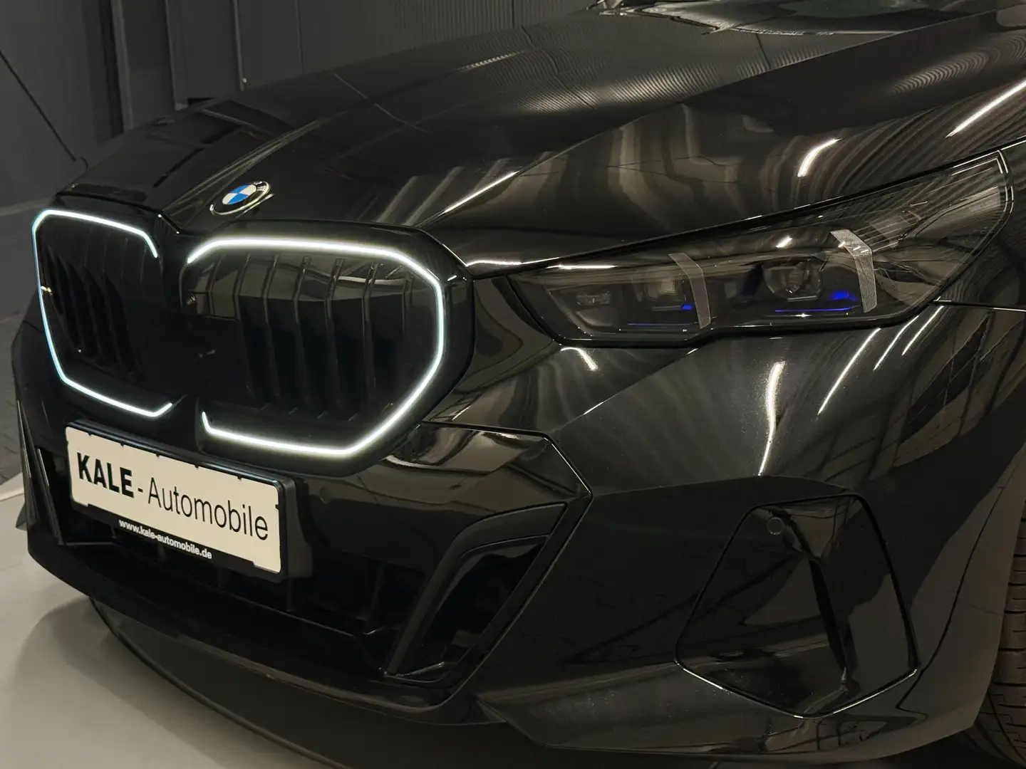 BMW 520 d xDrive M-Sport Pro*21Zoll*CARBON*Innovation*360* Schwarz - 2