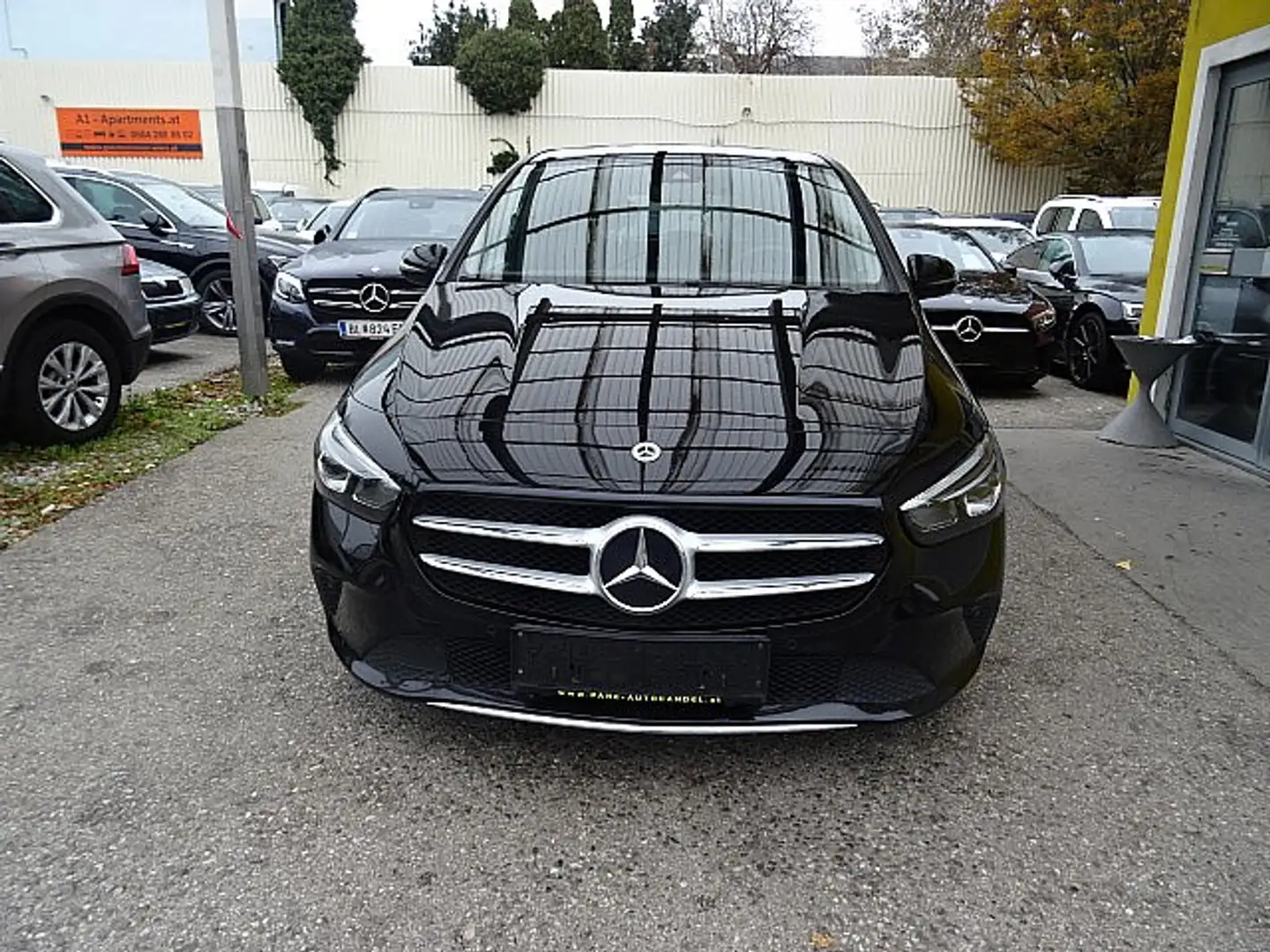Mercedes-Benz B 180 d Aut. Schwarz - 1