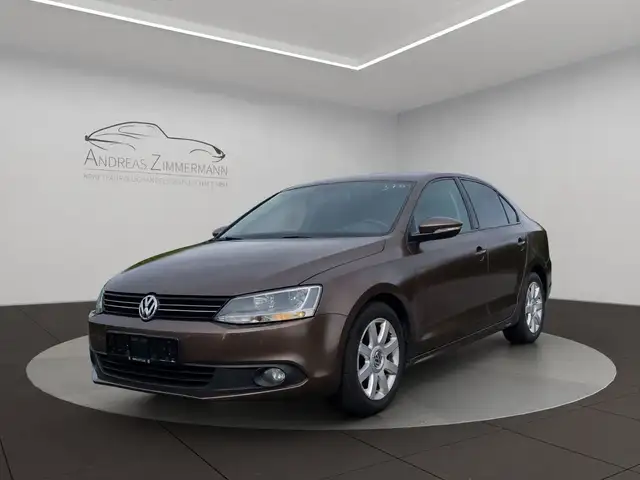Volkswagen Jetta VI Comfortline 2.HAND WENIG KILOMETER