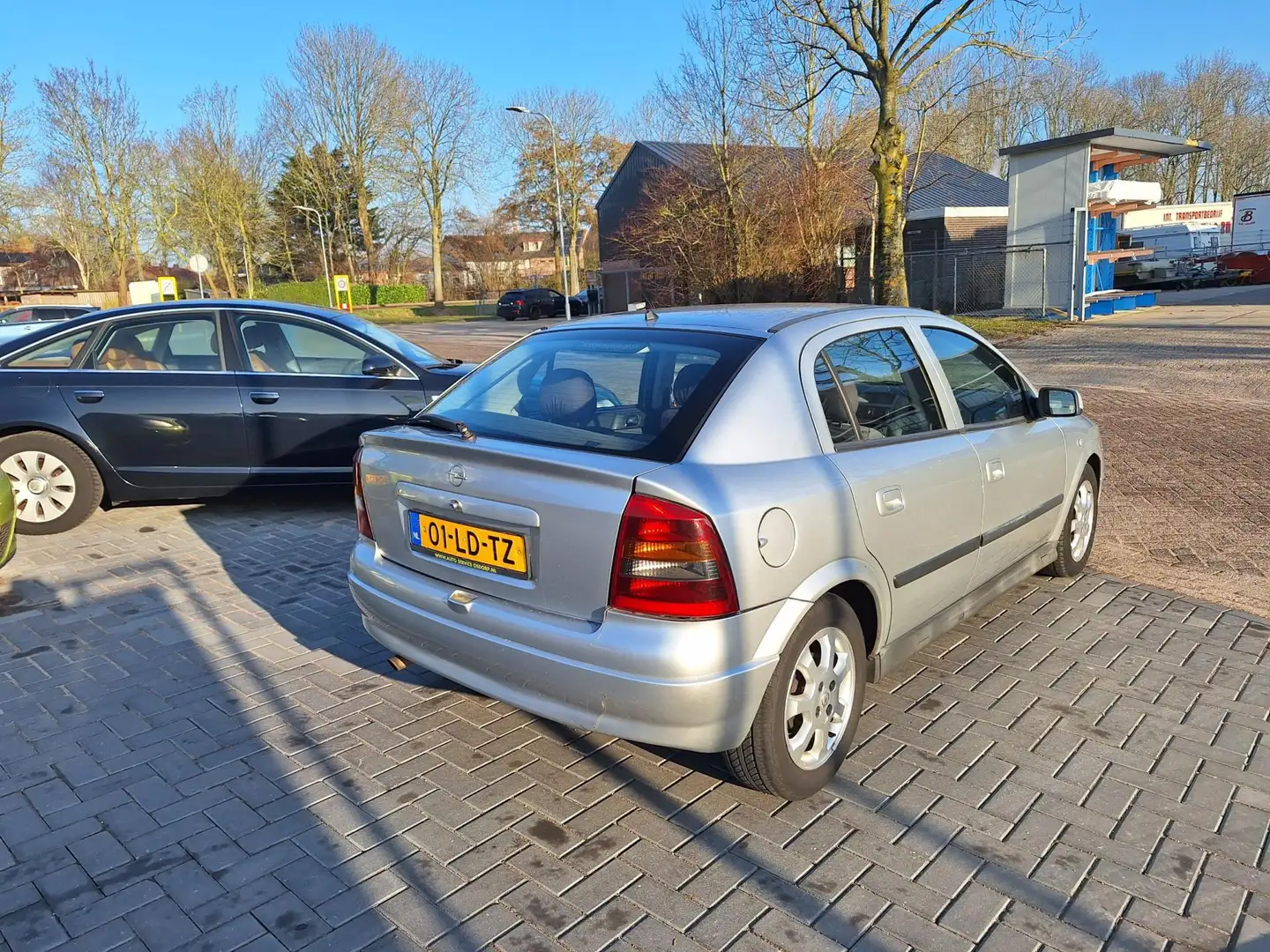 Opel Astra 1.6 Njoy / AUTOMAAT / APK oktober 2025 Grau - 2