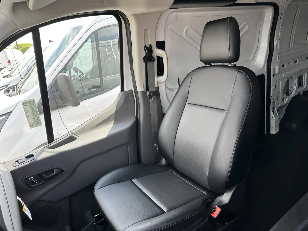 Ford Transit Cargo Van снимка Ford Transit Cargo Van