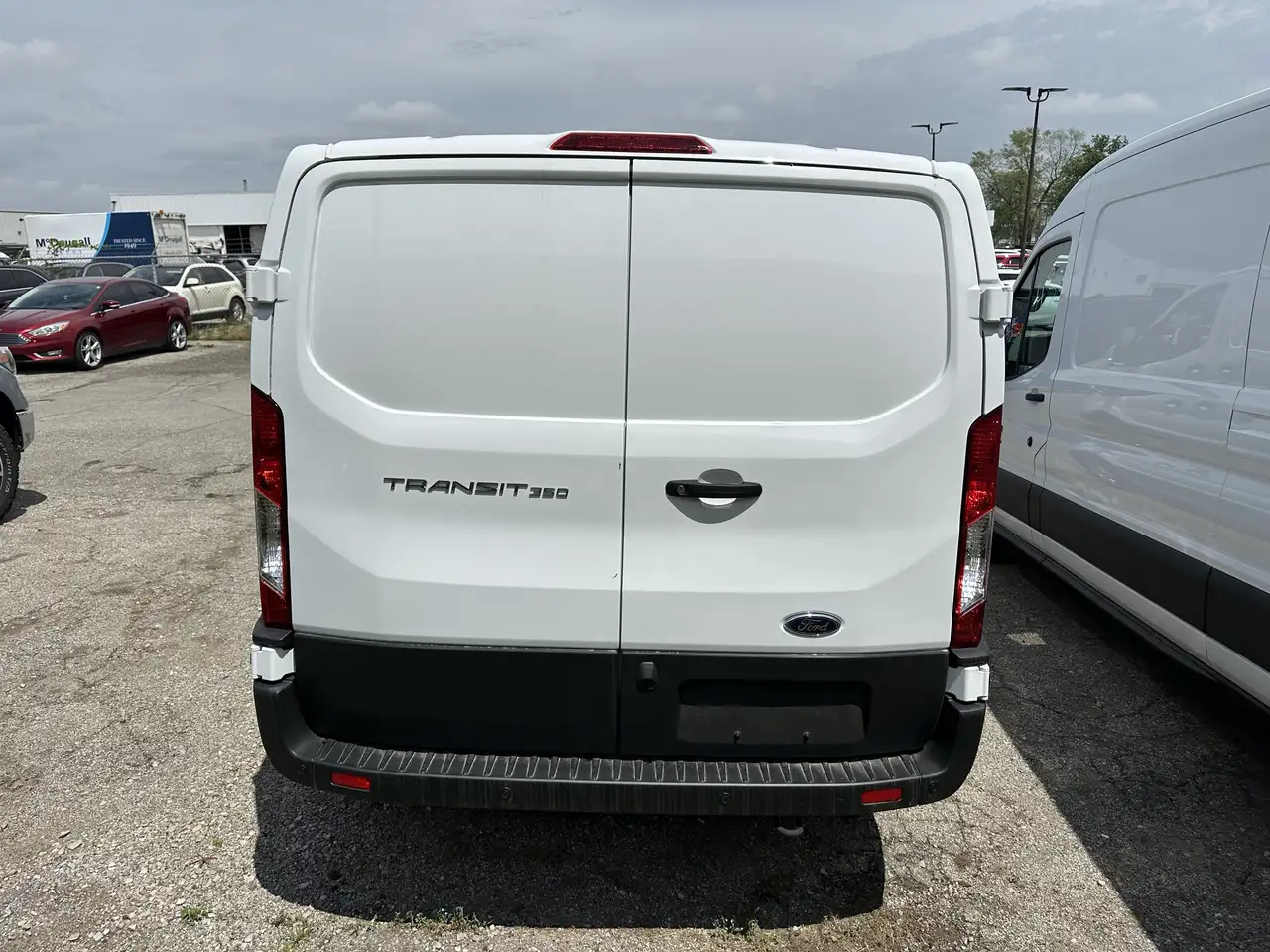 Ford Transit Cargo Van снимка Ford Transit Cargo Van