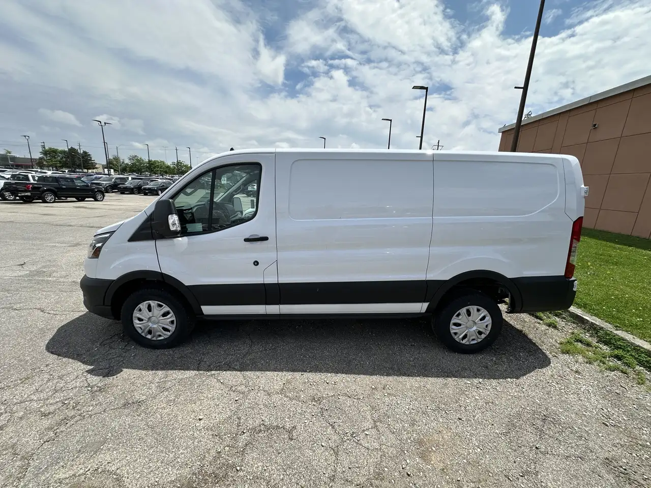 Ford Transit Cargo Van снимка Ford Transit Cargo Van