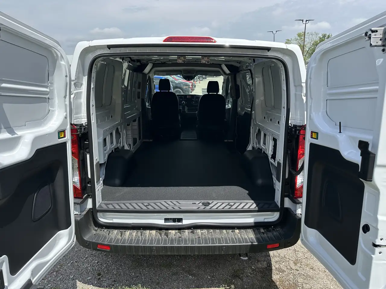 Ford Transit Cargo Van снимка Ford Transit Cargo Van