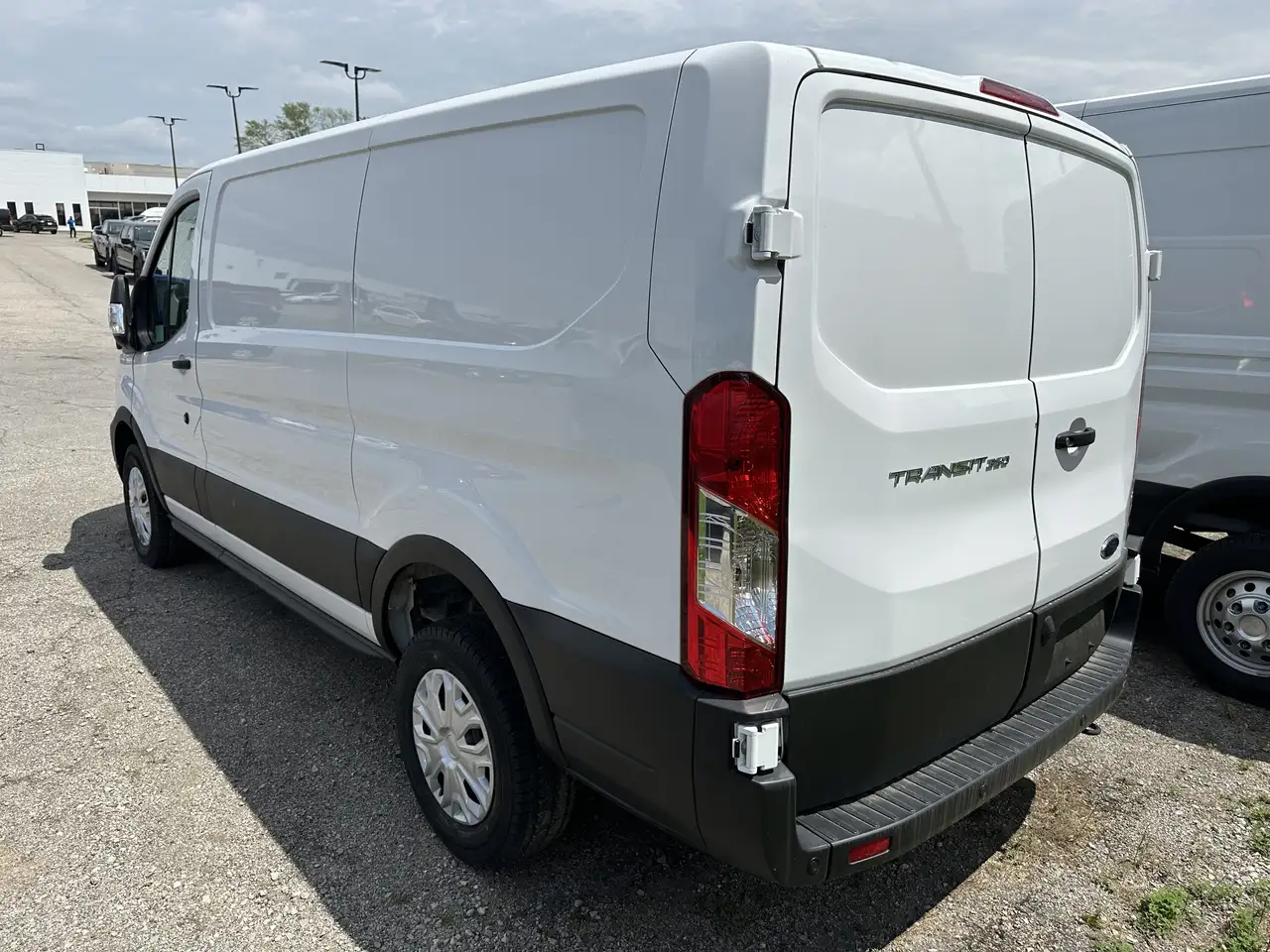 Ford Transit Cargo Van снимка Ford Transit Cargo Van