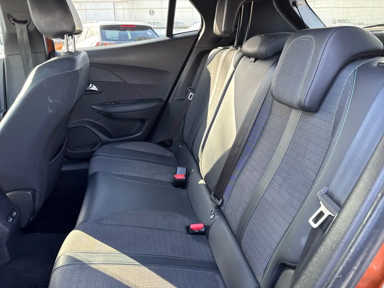 Peugeot 2008 PureTech 130 EAT8 Allure Pack S/S aut. 11