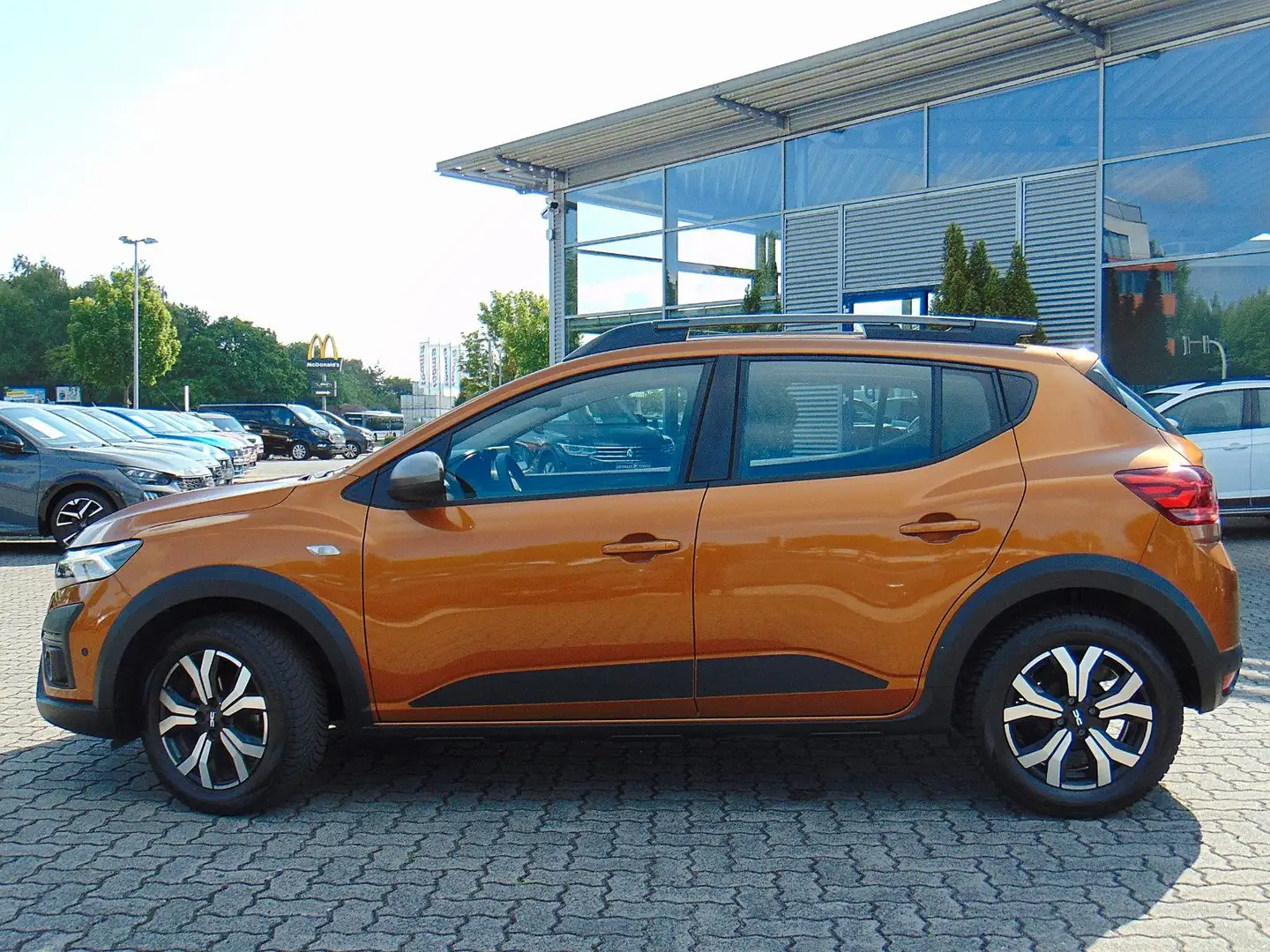 Dacia Sandero III Stepway TCe 110 Expression+ Orange - 2