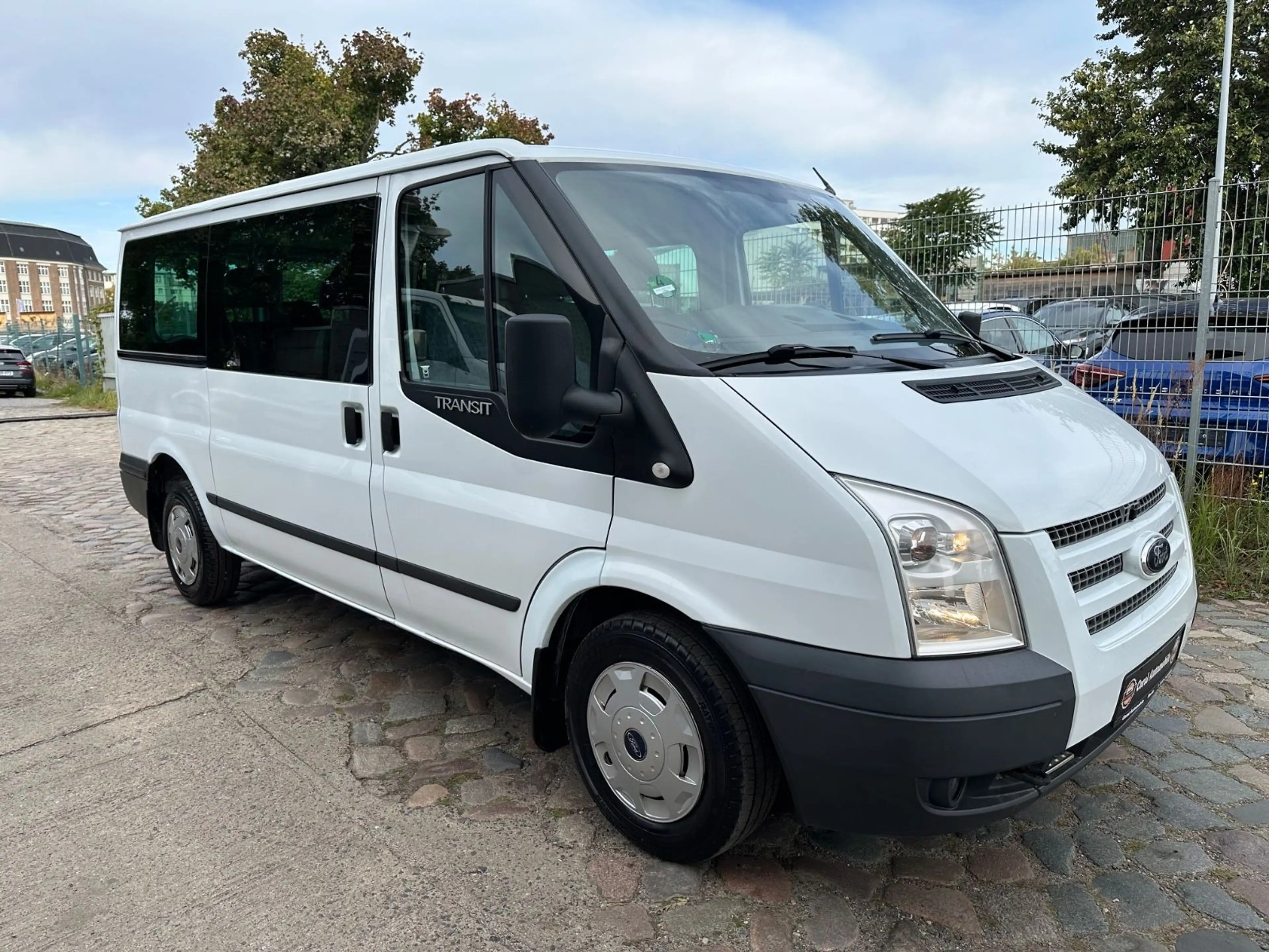 Ford Transit Kombi FT300*L2H1*9SITZE*KLIMA*AHK — photo 3