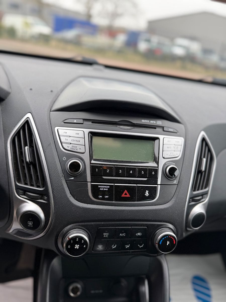 Hyundai iX35 Comfort 2WD TÜV NEU/2. HAND/ANHÄNGERKUPPL. — photo 11