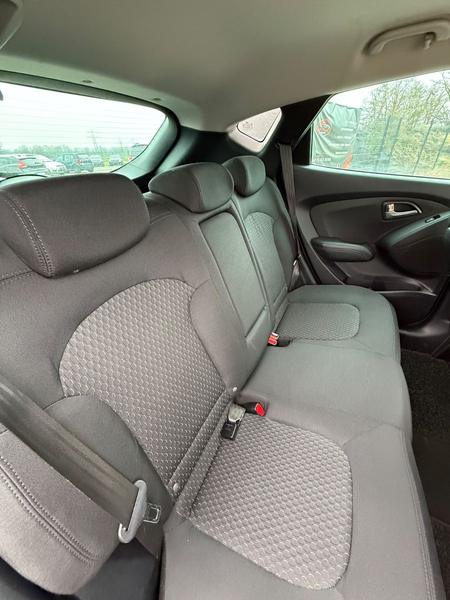 Hyundai iX35 Comfort 2WD TÜV NEU/2. HAND/ANHÄNGERKUPPL. — photo 15