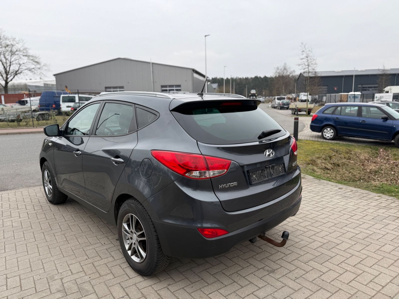 Hyundai iX35 Comfort 2WD TÜV NEU/2. HAND/ANHÄNGERKUPPL. — photo 4