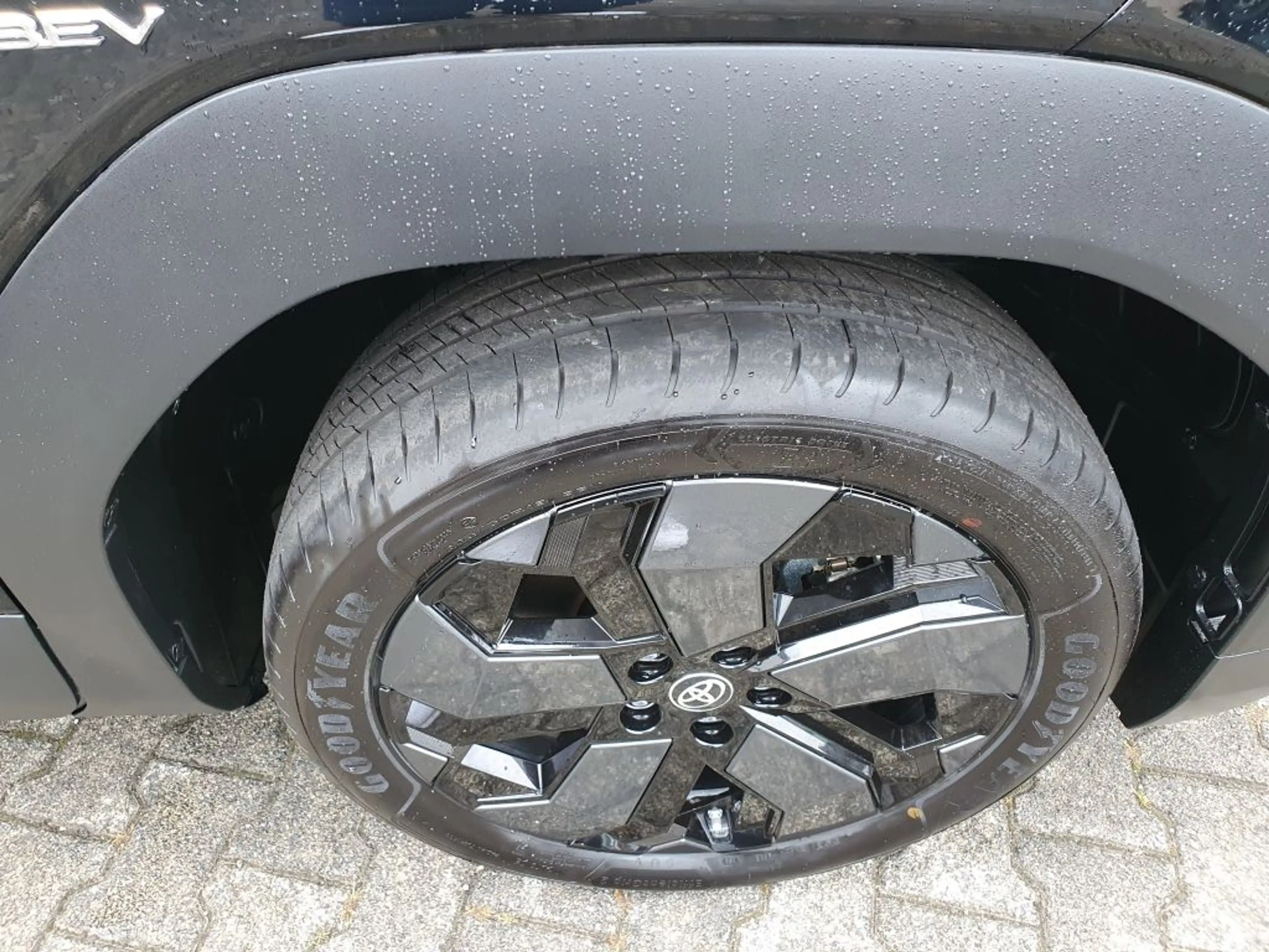 Toyota Urban Cruiser 61kWh Lounge — photo 15