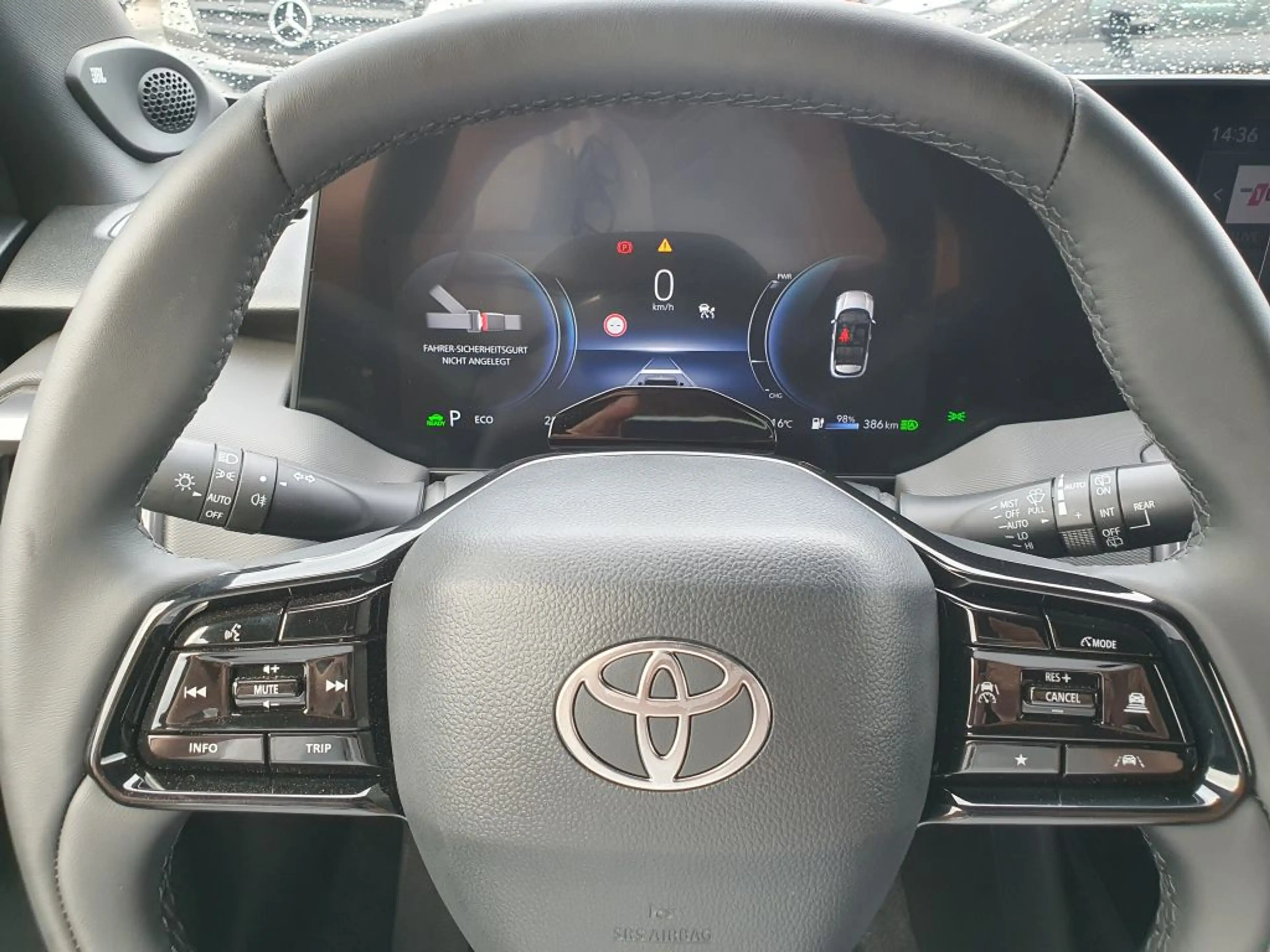 Toyota Urban Cruiser 61kWh Lounge — photo 12
