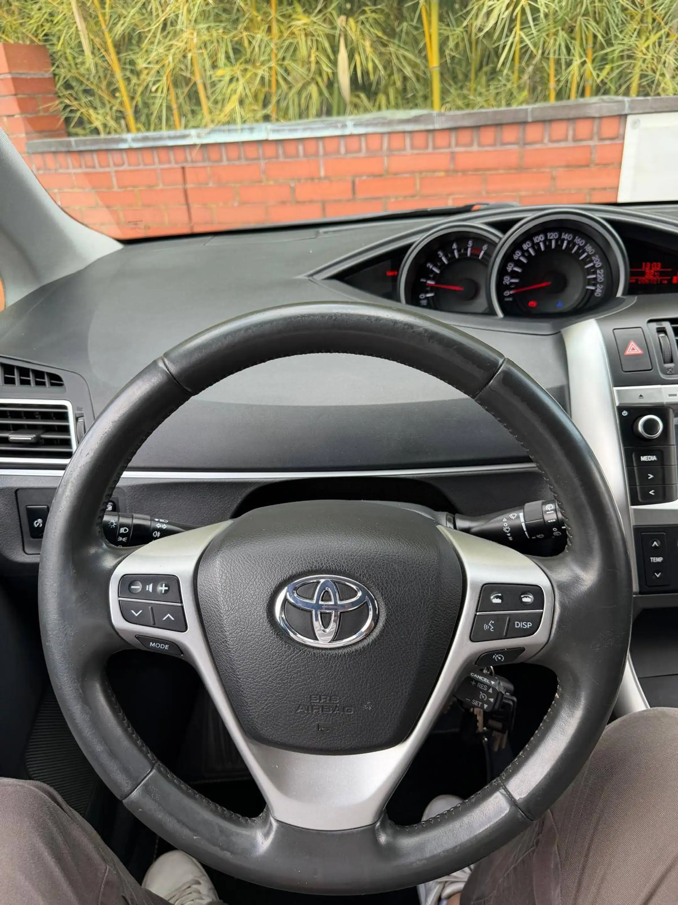 Toyota Verso Basis // 7-Sitzer // Anhängerkupplung // 2-Hand // — photo 11