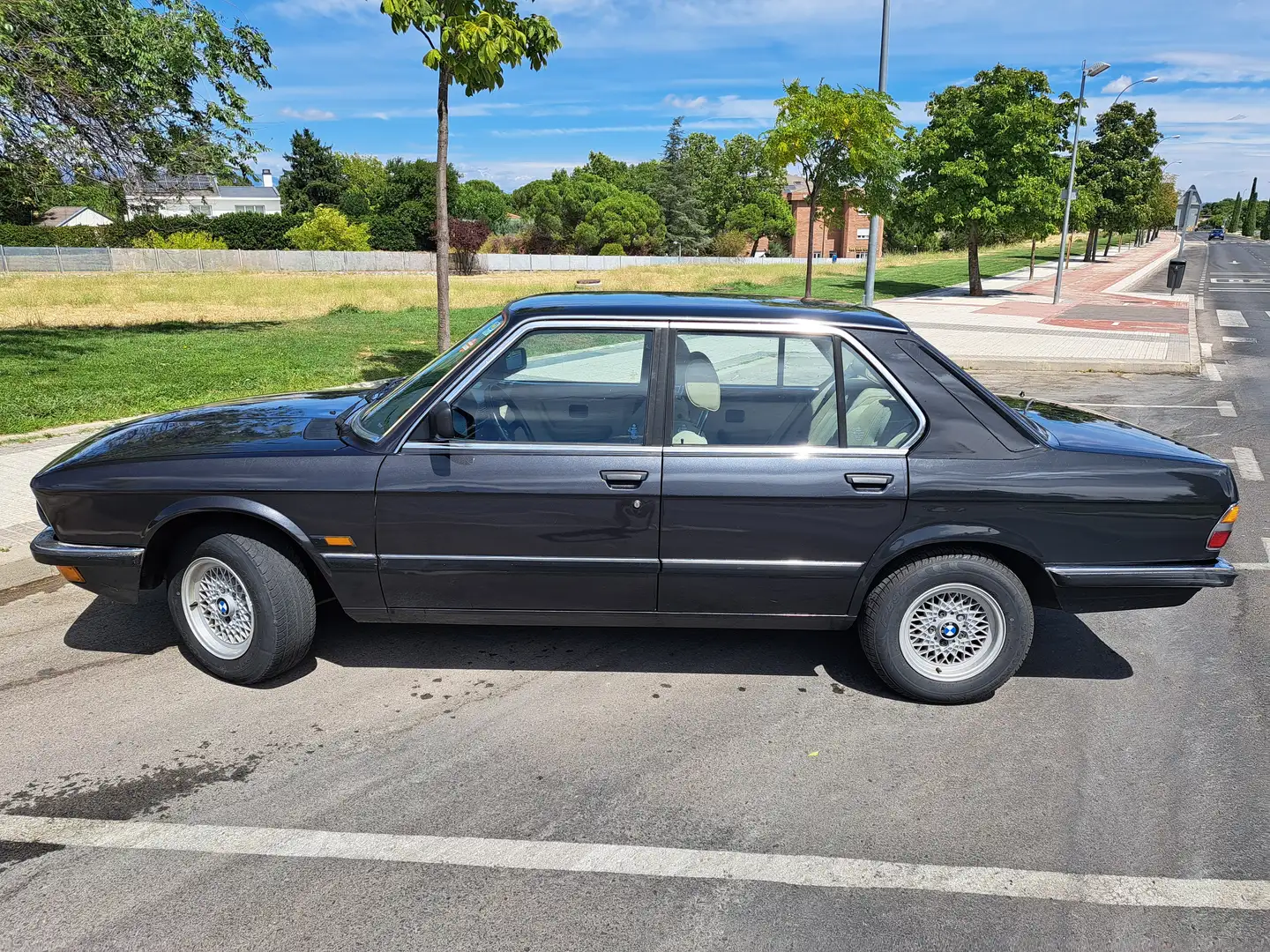 BMW 528 528i Сірий - 1