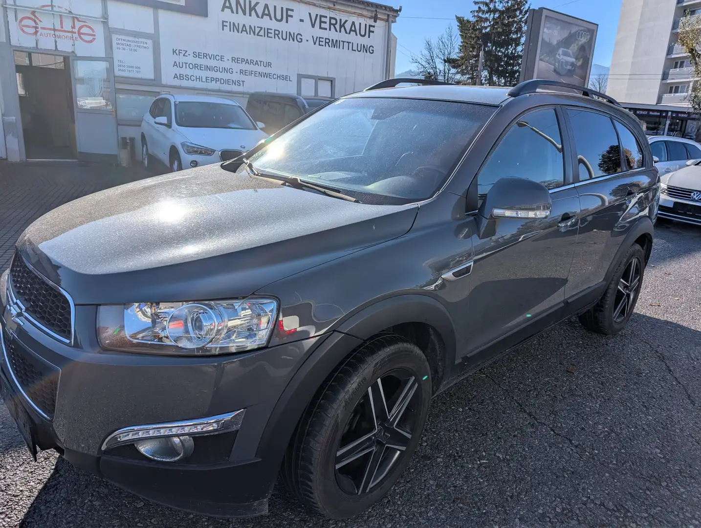 Chevrolet Captiva 2.2 D LT+ 7 sitzer Automatik Grau - 2