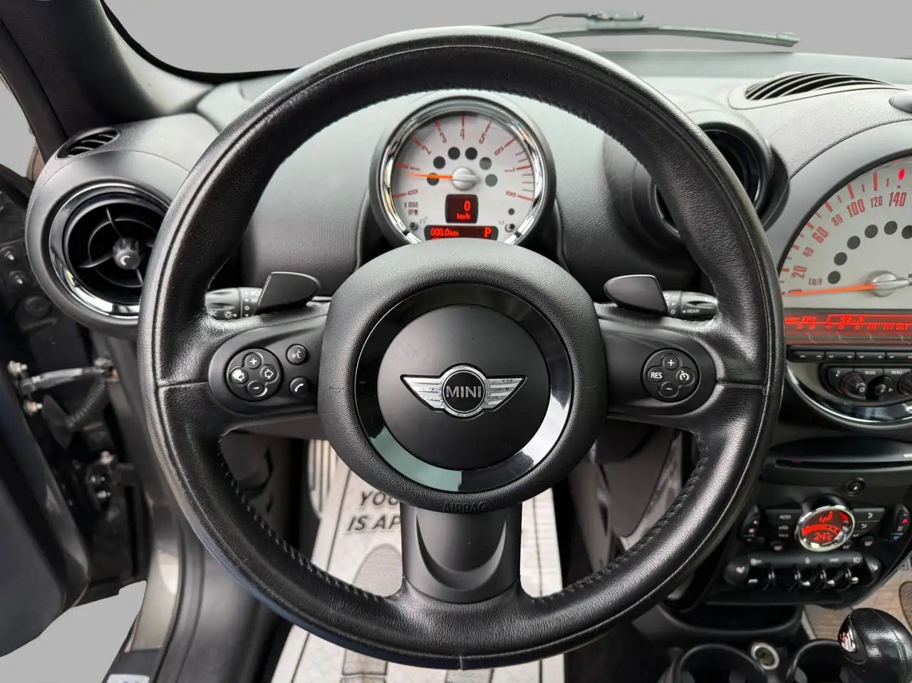MINI Cooper Countryman снимка MINI Cooper Countryman
