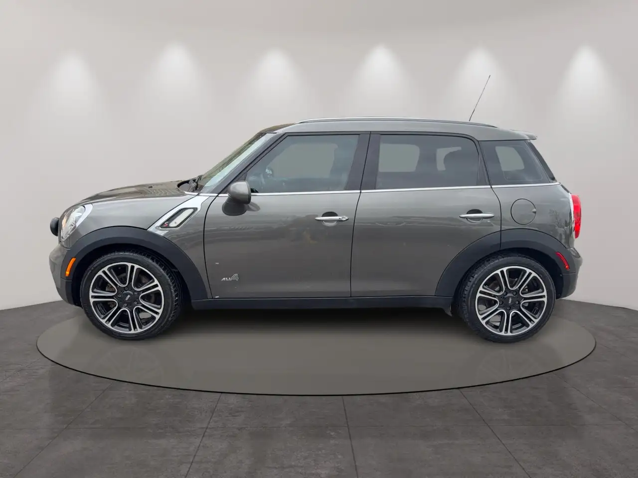 MINI Cooper Countryman снимка MINI Cooper Countryman