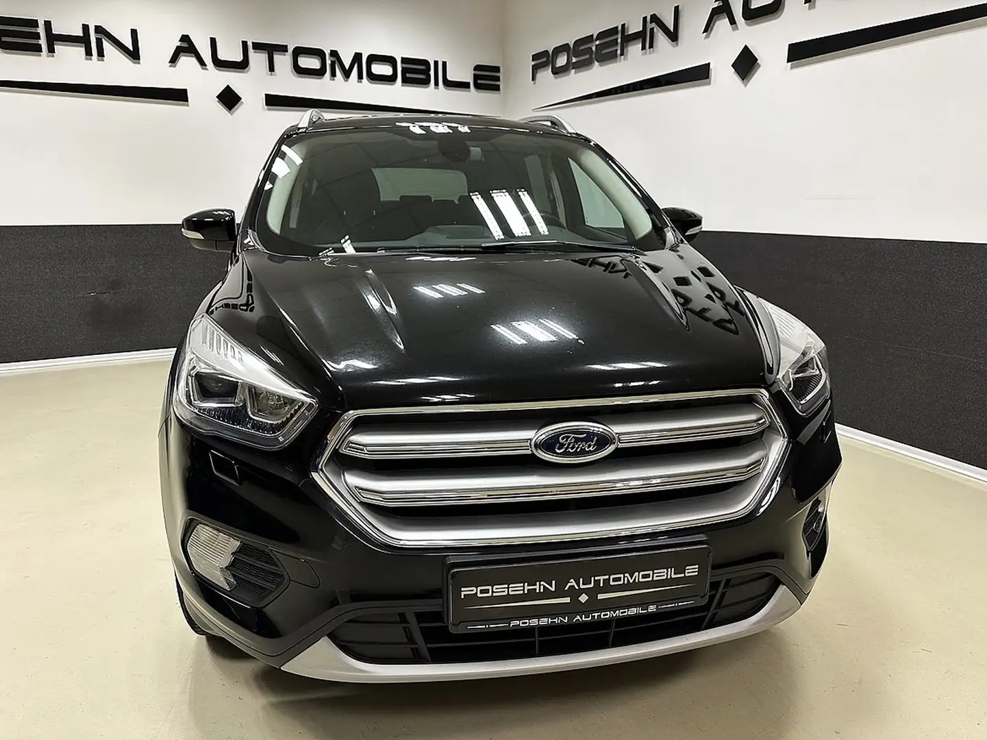 Ford Kuga 2.0 TDCi Aut. Titanium Navi Teilleder Kamera Schwarz - 2