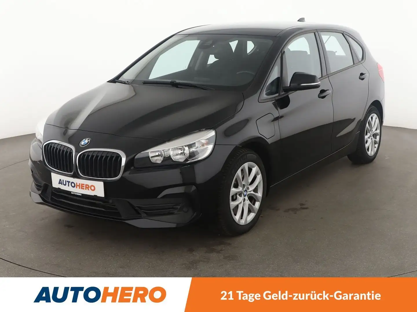 BMW 225 225xe Active Tourer Aut.*NAVI*PDC*SHZ*ALU*LIMITER* Schwarz - 1